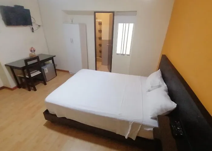 Miraflores Rooms